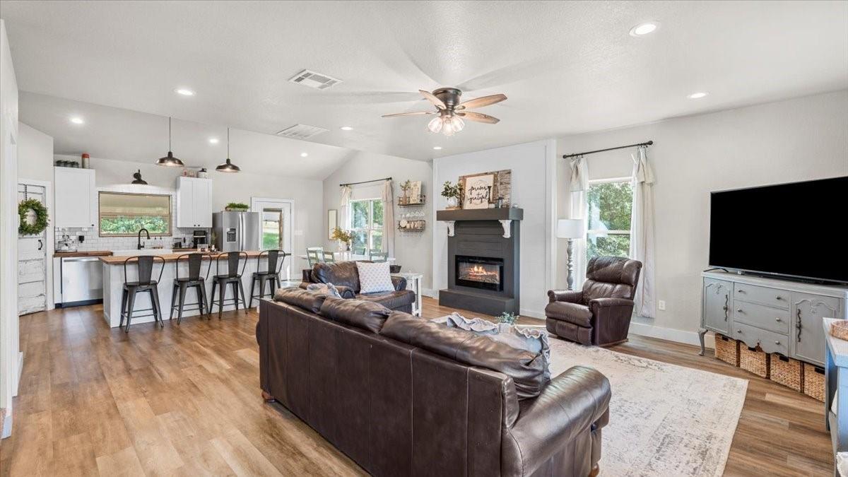 147 Wildwood Lake Drive N