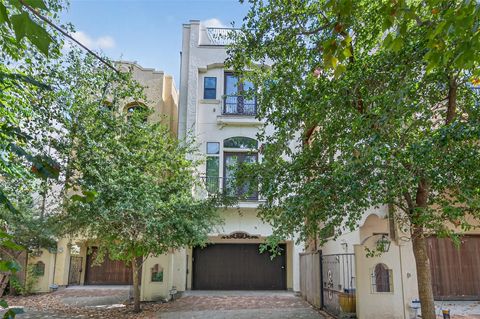 1821 W 24th Street Houston TX 77008