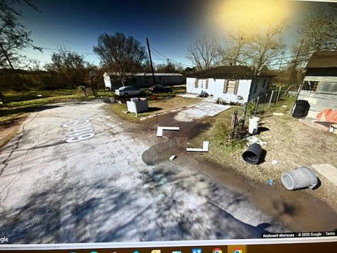 Photo of 622 6th Street, Eagle Lake, TX 77434 (MLS # 68627263) Photo of 622 6th Street, Eagle Lake, TX 77434 (MLS # 68627263)