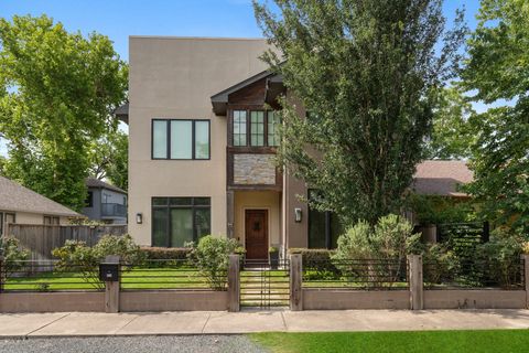 Photo of 815 E 27th Street, Houston, TX 77009 (MLS # 98652539)