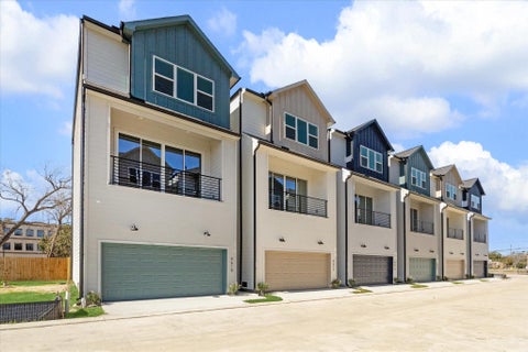 Photo of 5613 Camino Encantado Drive, Houston, TX 77091 (MLS # 36333069)