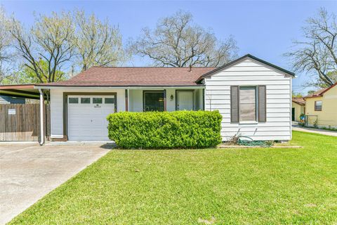 311 S Kansas Street La Porte TX 77571