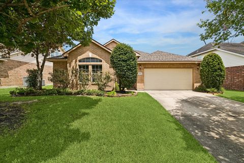 Photo of 6823 Amber Pine Court, Humble, TX 77346 (MLS # 66552174)
