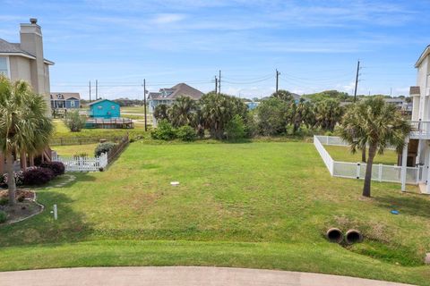 Photo of 13944 Pirates Beach Boulevard, Galveston, TX 77554 (MLS # 18477341)