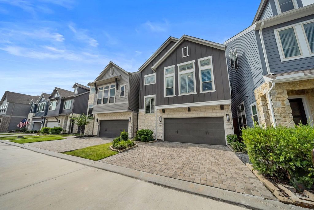Photo of 10971 Swang Link Drive, Houston, TX 77043 (MLS # 14992592)