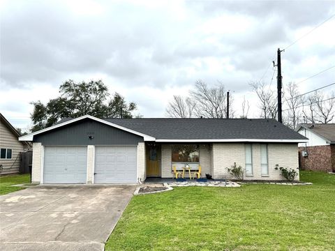 Photo of 11311 Caribbean Lane, Houston, TX 77089 (MLS # 9789718)