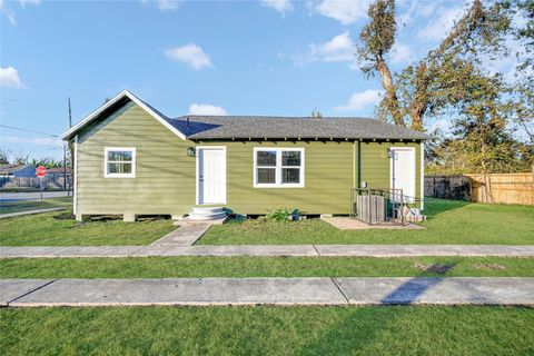 Tiny photo for 4918 Los Angeles Street, Houston, TX 77026 (MLS # 50182009)