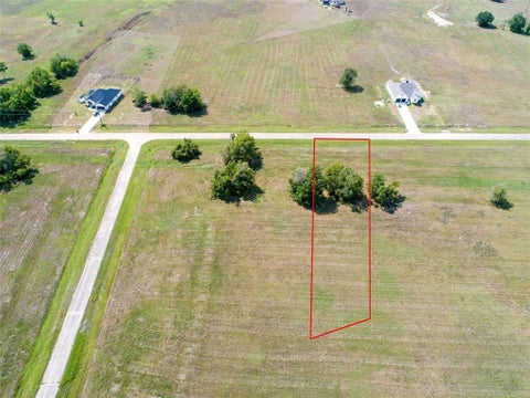 Photo of 307 Colt Trail, Angleton, TX 77515 (MLS # 47108100)