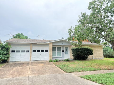 Photo of 2622 Pine Street, Galveston, TX 77551 (MLS # 96556210)