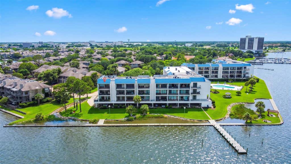 Photo of 401 Lakeside Lane #311, Houston, TX 77058 (MLS # 10603560)