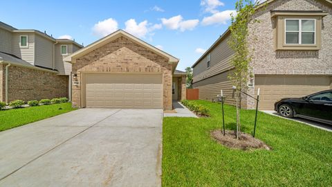 Photo of 13409 Lucky Bill Lane, Houston, TX 77048 (MLS # 27297674)