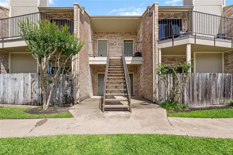 Photo of 8100 Cambridge Street #138, Houston, TX 77054 (MLS # 10848500)