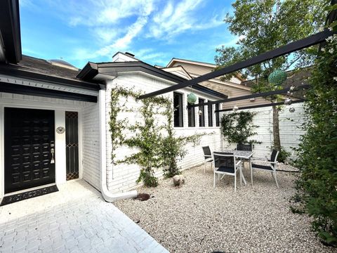 Photo of 707 Trademark Place, Houston, TX 77079 (MLS # 10612429)
