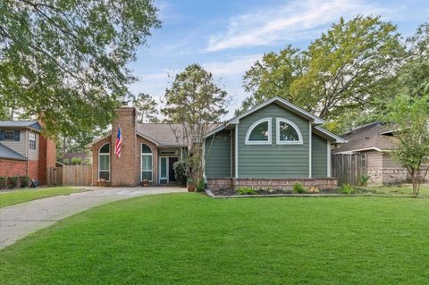 Photo of 5423 Maple Square Drive, Houston, TX 77339 (MLS # 6176485)