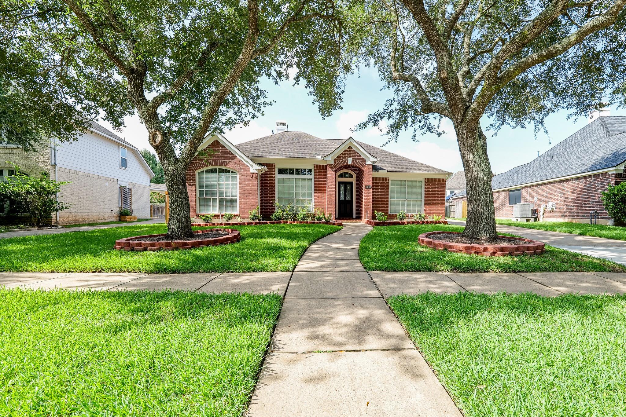 1823 Brightlake Way