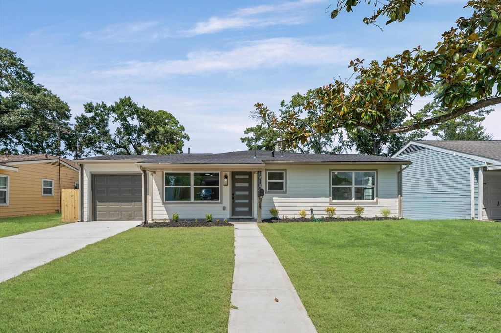 Photo of 1818 Nina Lee Lane, Houston, TX 77018 (MLS # 83668060)