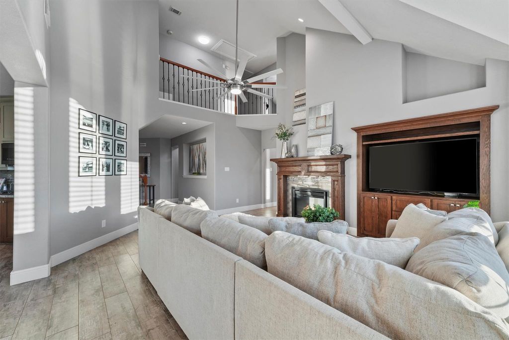 Photo of 8223 Lakeshore Villa Drive, Houston, TX 77346 (MLS # 54999844)