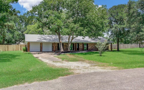 Photo of 6930 Oak Bend Drive, Alvin, TX 77511 (MLS # 85015527)