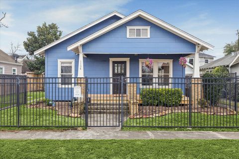 Photo of 1124 Dunbar Street, Houston, TX 77009 (MLS # 93944356)