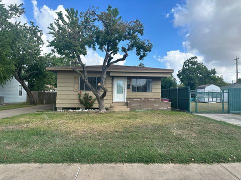 Photo of 918 W 5th Street #1, Freeport, TX 77541 (MLS # 71753886) Photo of 918 W 5th Street #1, Freeport, TX 77541 (MLS # 71753886)