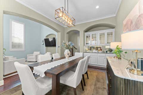 Photo of 18 Laurelwood Drive, Houston, TX 77058 (MLS # 5770028)