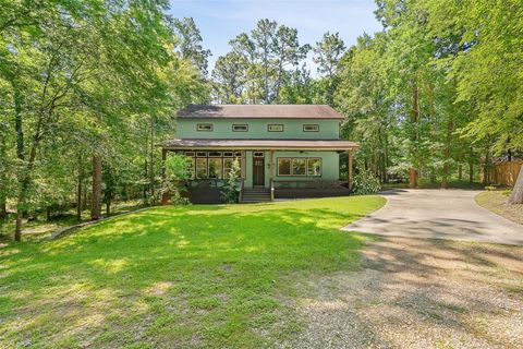 Photo of 10 Lost Circle, Coldspring, TX 77331 (MLS # 26886856)