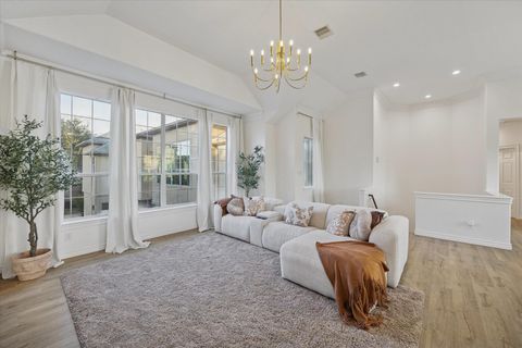 5949 Kiam Street B Houston TX 77007