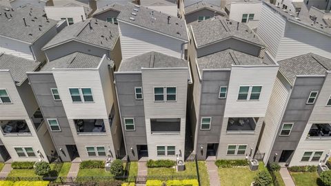 Photo of 2737 Clinton Drive, Houston, TX 77020 (MLS # 15398701)