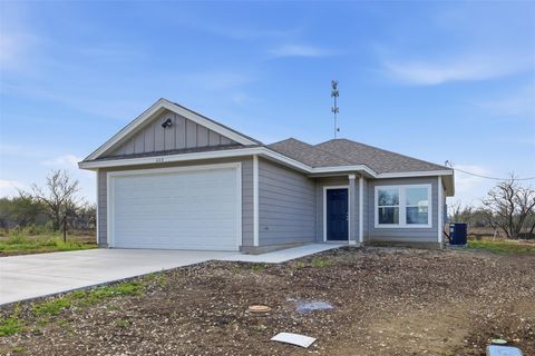 Homes For Sale - 608 Mustang Circle<br/> Nixon, TX 78140