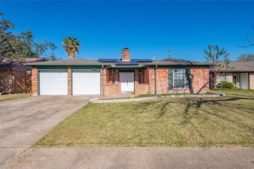 Photo of 13727 Oleoke Lane, Houston, TX 77015 (MLS # 34439382)