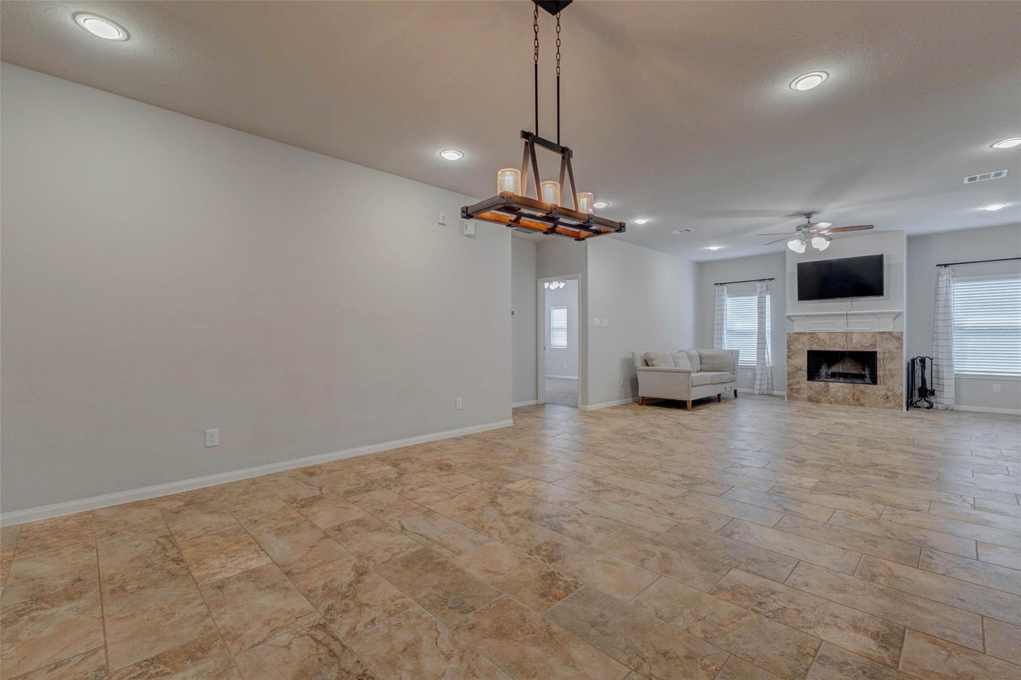 3811 Springcrest