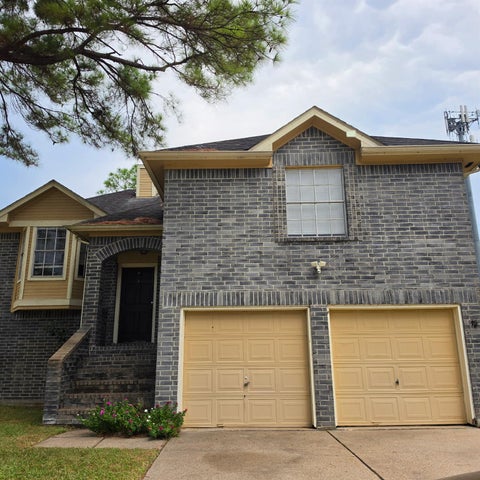 Photo of 1806 Northcliff Place, Sugar Land, TX 77478 (MLS # 11710385)