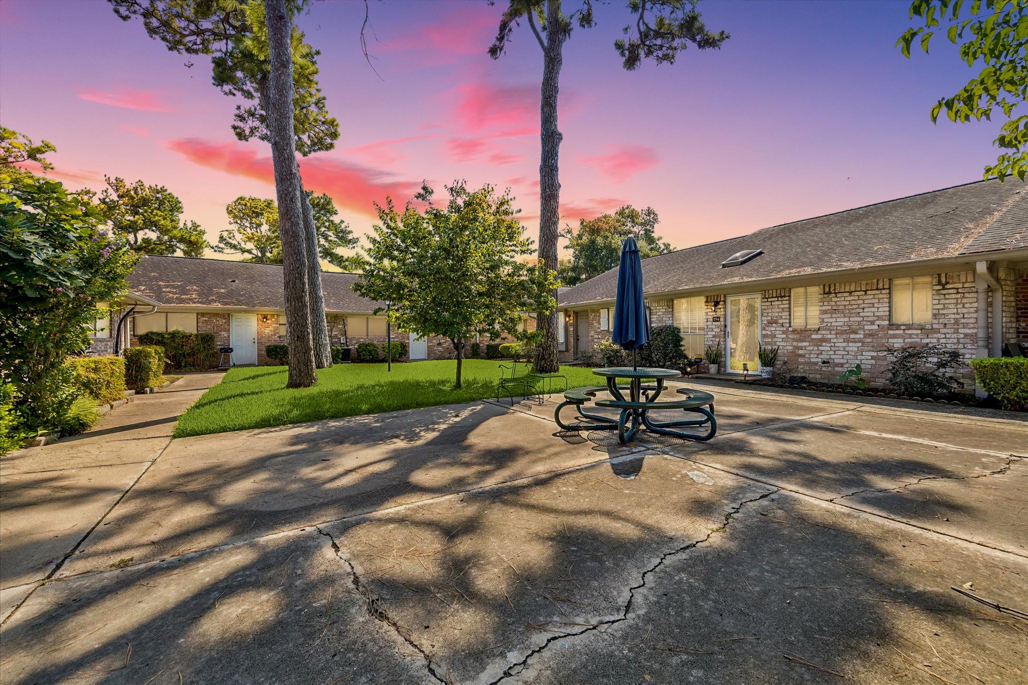 197 W Tri Oaks Lane 197