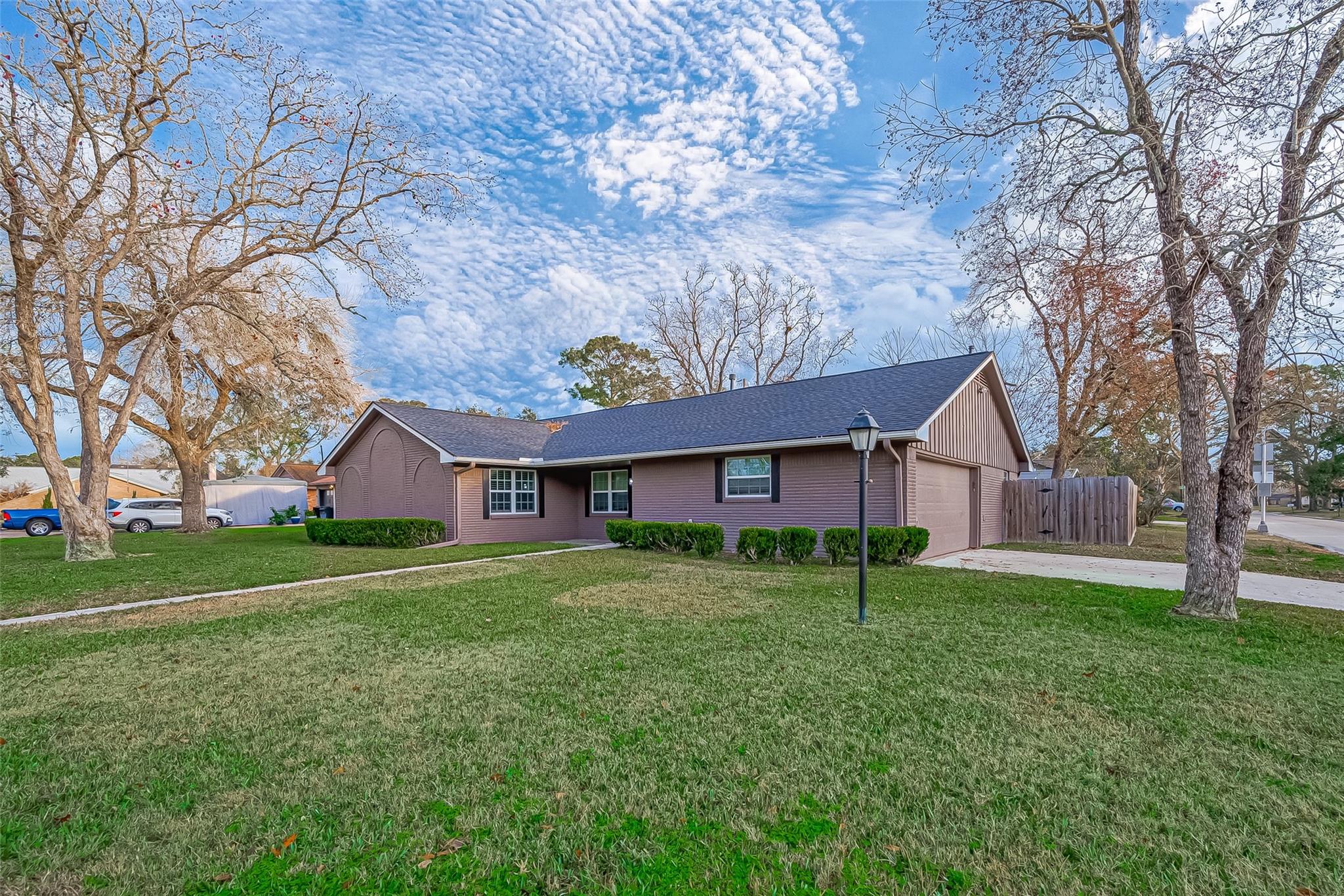 909 Oak Vista Court