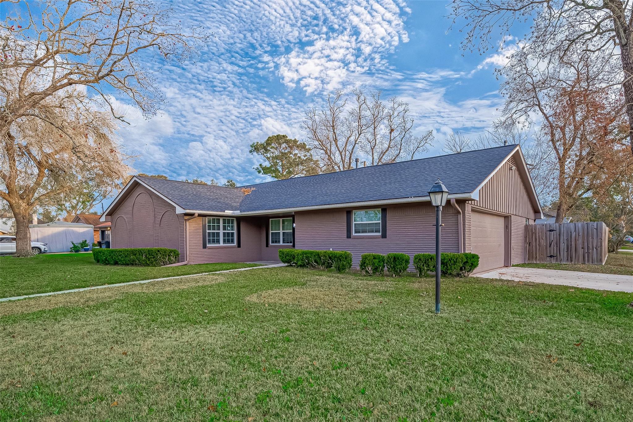 909 Oak Vista Court