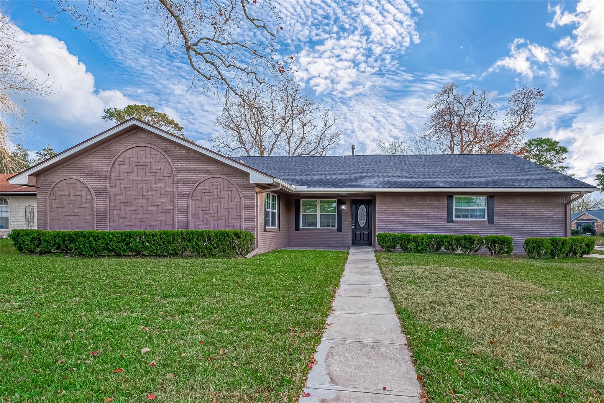 909 Oak Vista Court