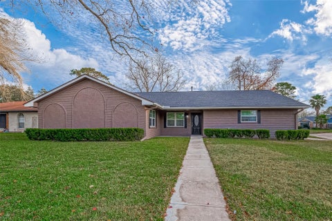 Photo of 909 Oak Vista Court, Friendswood, TX 77546 (MLS # 79006020)