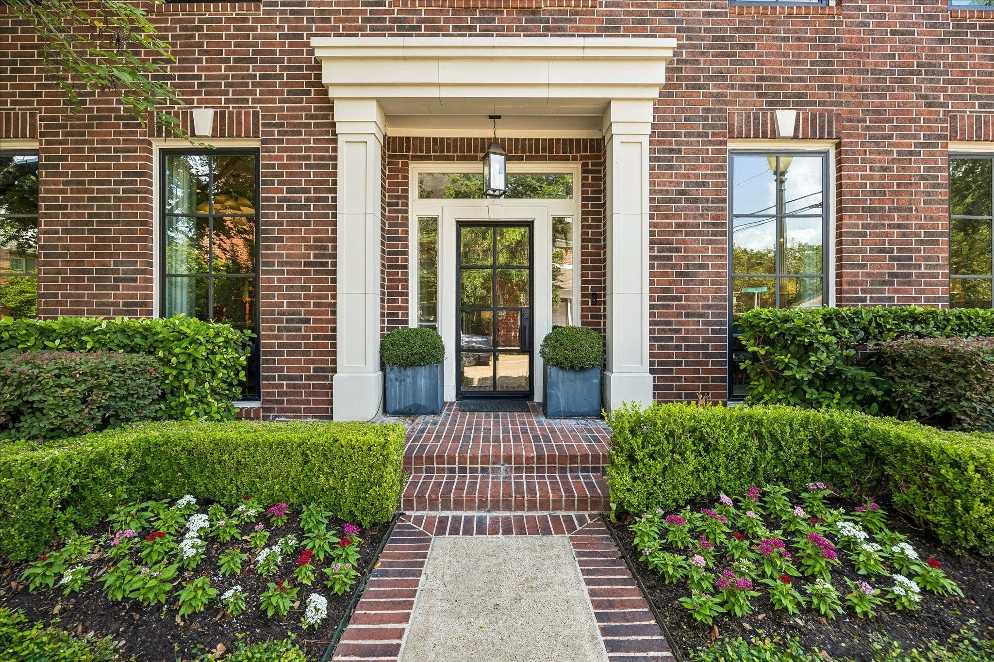 11802 Village Park Circle