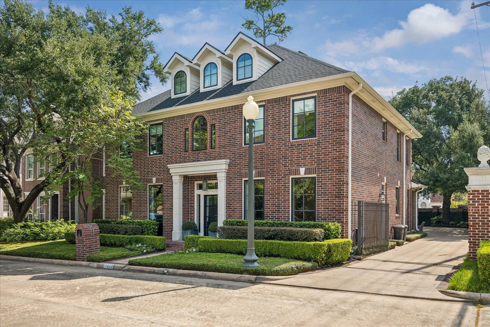 11802 Village Park Circle