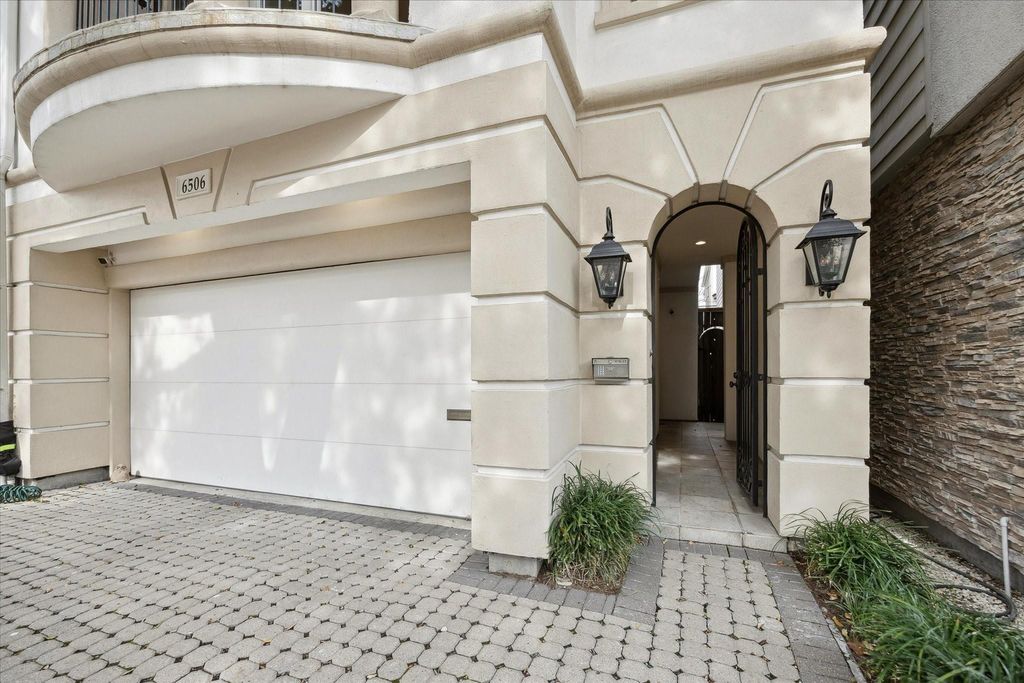 Photo of 6506 Rodrigo Street, Houston, TX 77007 (MLS # 25122824)