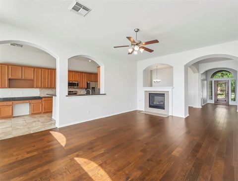 Photo of 2501 Shady Falls Lane, Pearland, TX 77584 (MLS # 95472529)