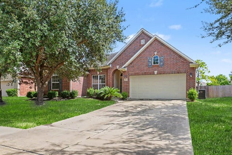 Photo of 2713 Autumn Falls Drive, Pearland, TX 77584 (MLS # 37494608)