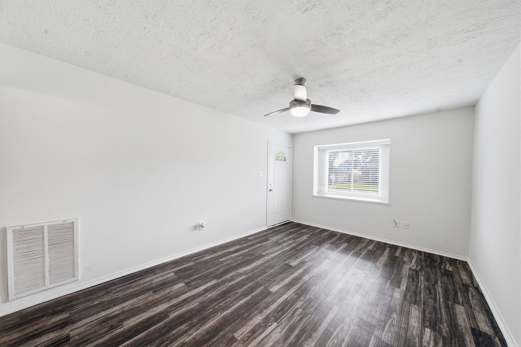 802 E Stadium Court