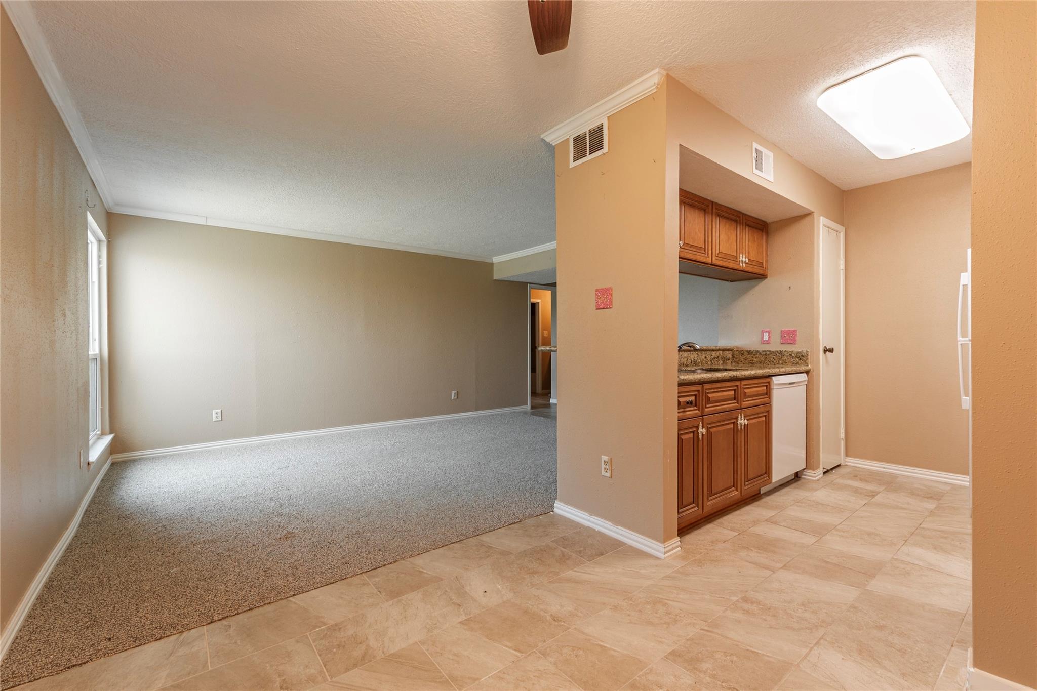 7600 Emmett F Lowry Expressway 801