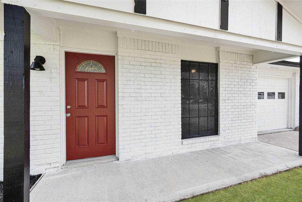 Photo of 622 N 13th Street, La Porte, TX 77571 (MLS # 82502965)