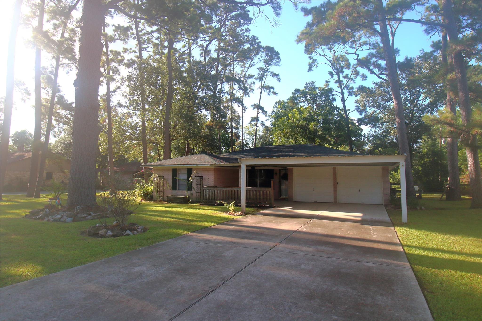 2712 Whispering Pines Street