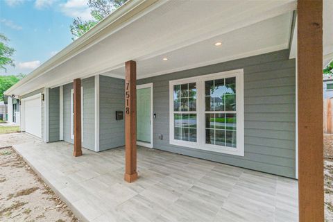 Photo of 7518 Dearborn Street, Houston, TX 77055 (MLS # 95084423)