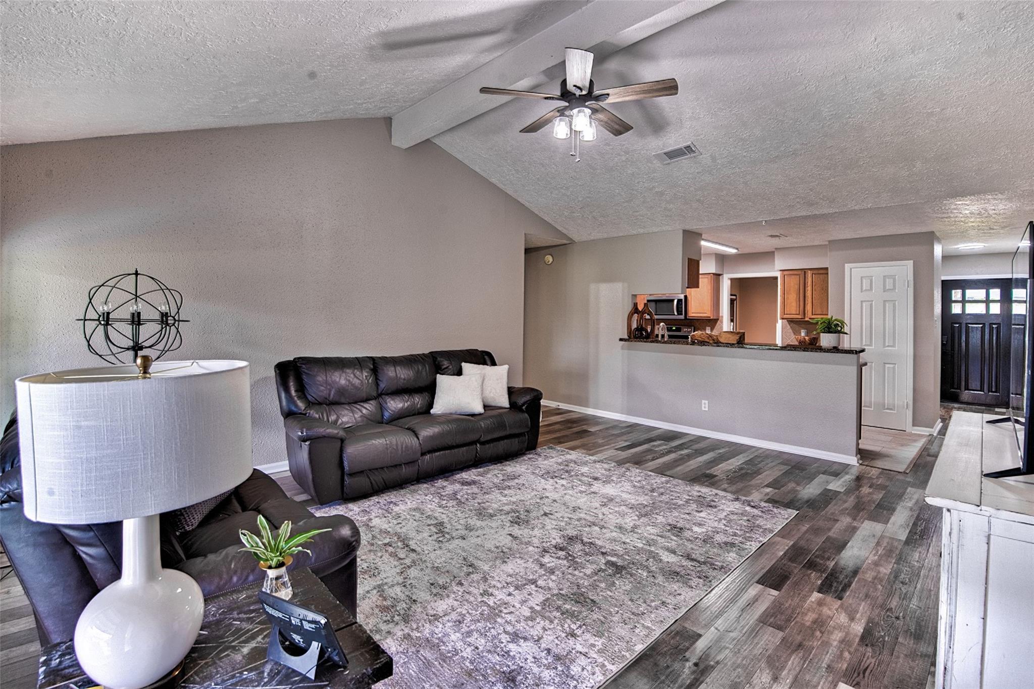 6218 Creekside Lane
