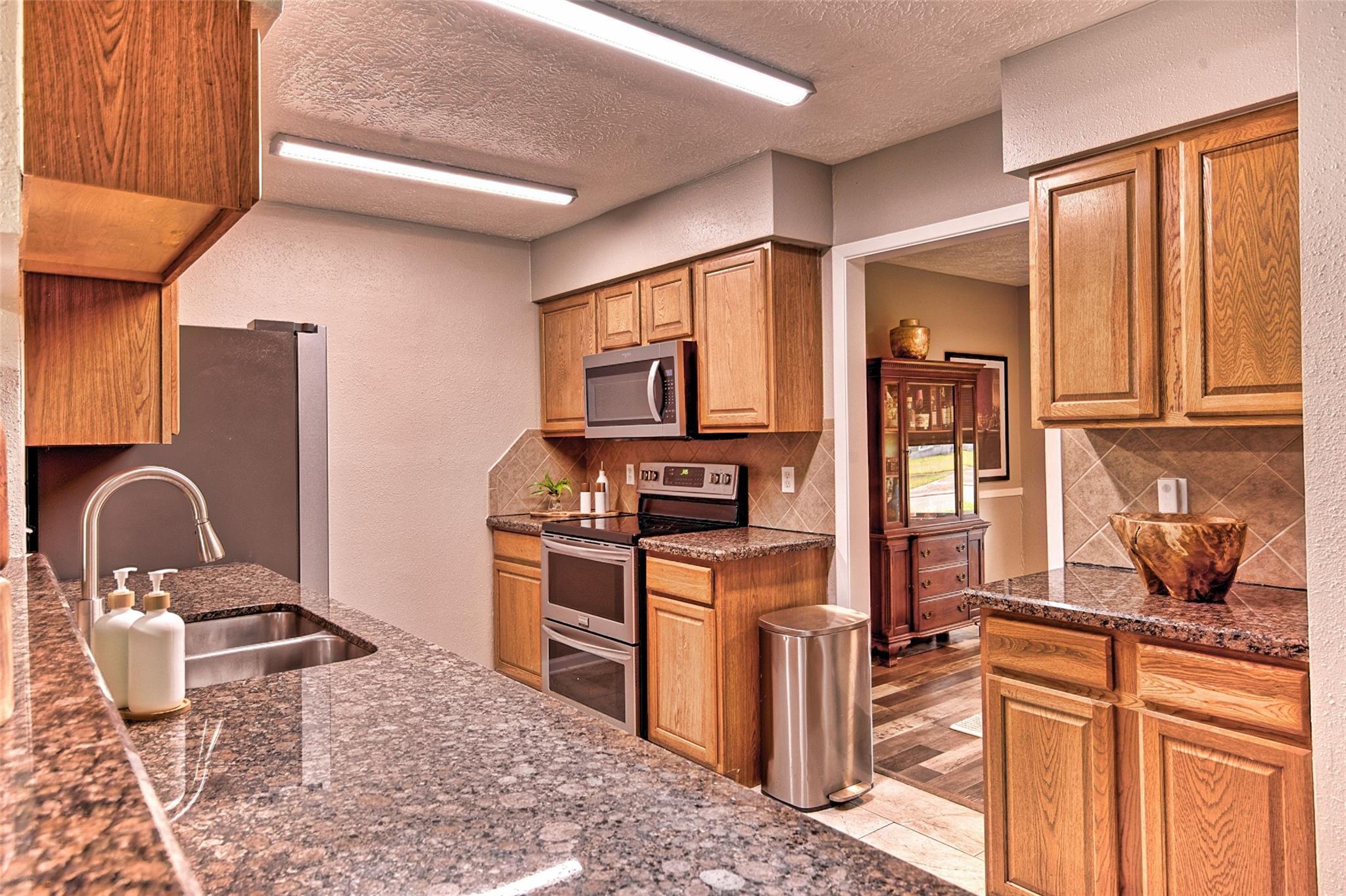 6218 Creekside Lane