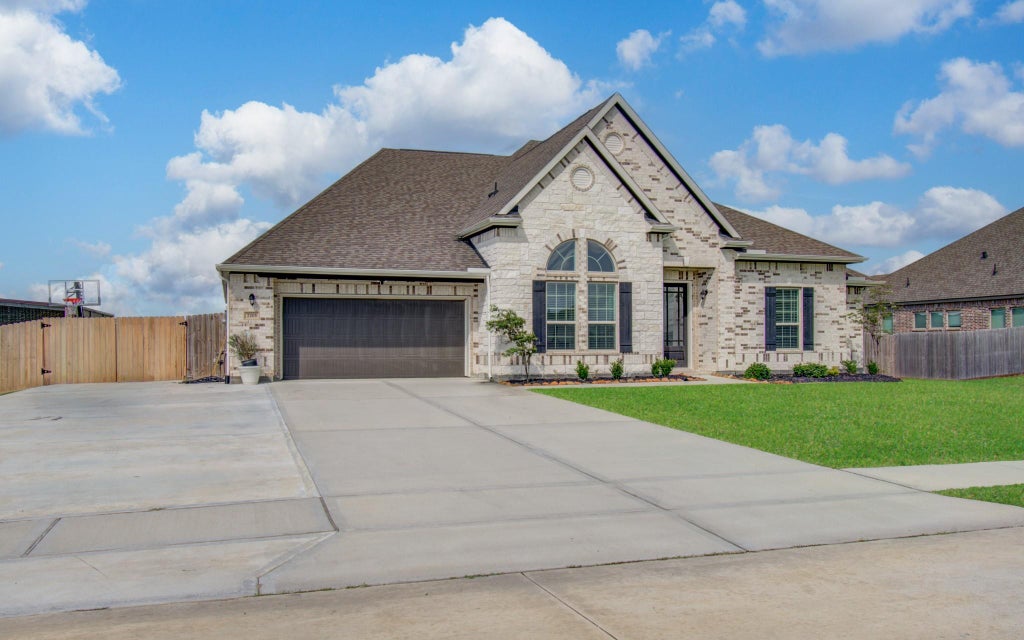Photo of 7703 Chacon Place, Mont Belvieu, TX 77523 (MLS # 75640757)